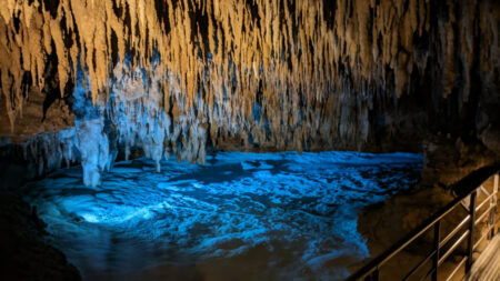 沖縄のアメージングな洞窟堪能！